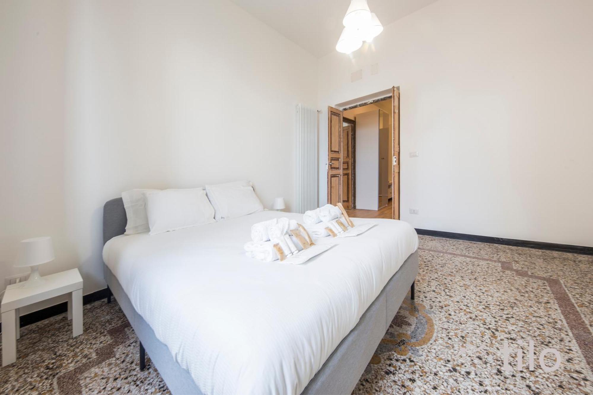 Center, 2br, Free Wifi & Netflix By Tilo Apartment